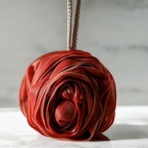 Red Rose-Shaped Body Mesh Pouf